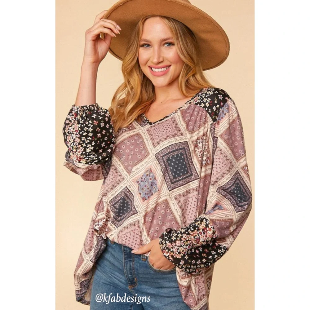 LAST 2! V Neck Bohemian Color Block Bubble Sleeve Knit Top! - Picture 1 of 8